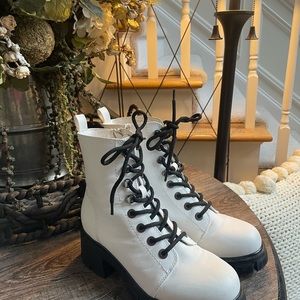 Mia white lace up boots size 7